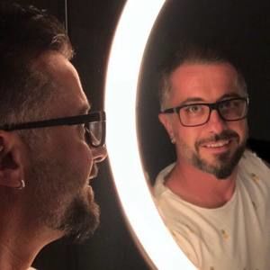 Meet your Posher, Cem